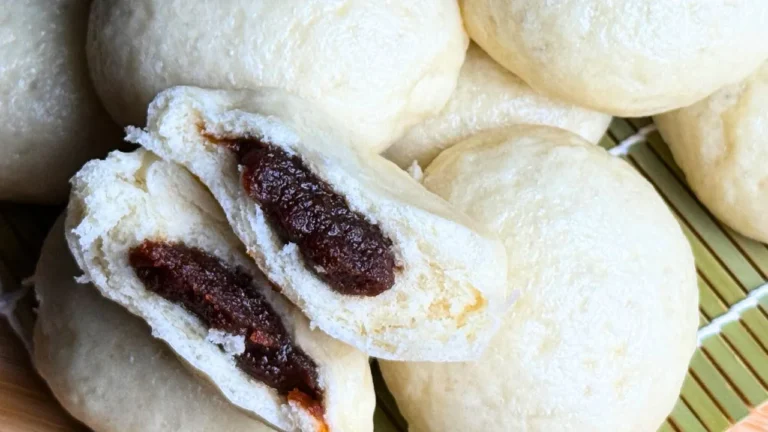 Red bean steamed buns (pau kacang merah)
